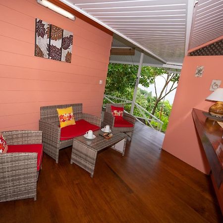 Bora Bora Holiday'S Lodge Bagian luar foto