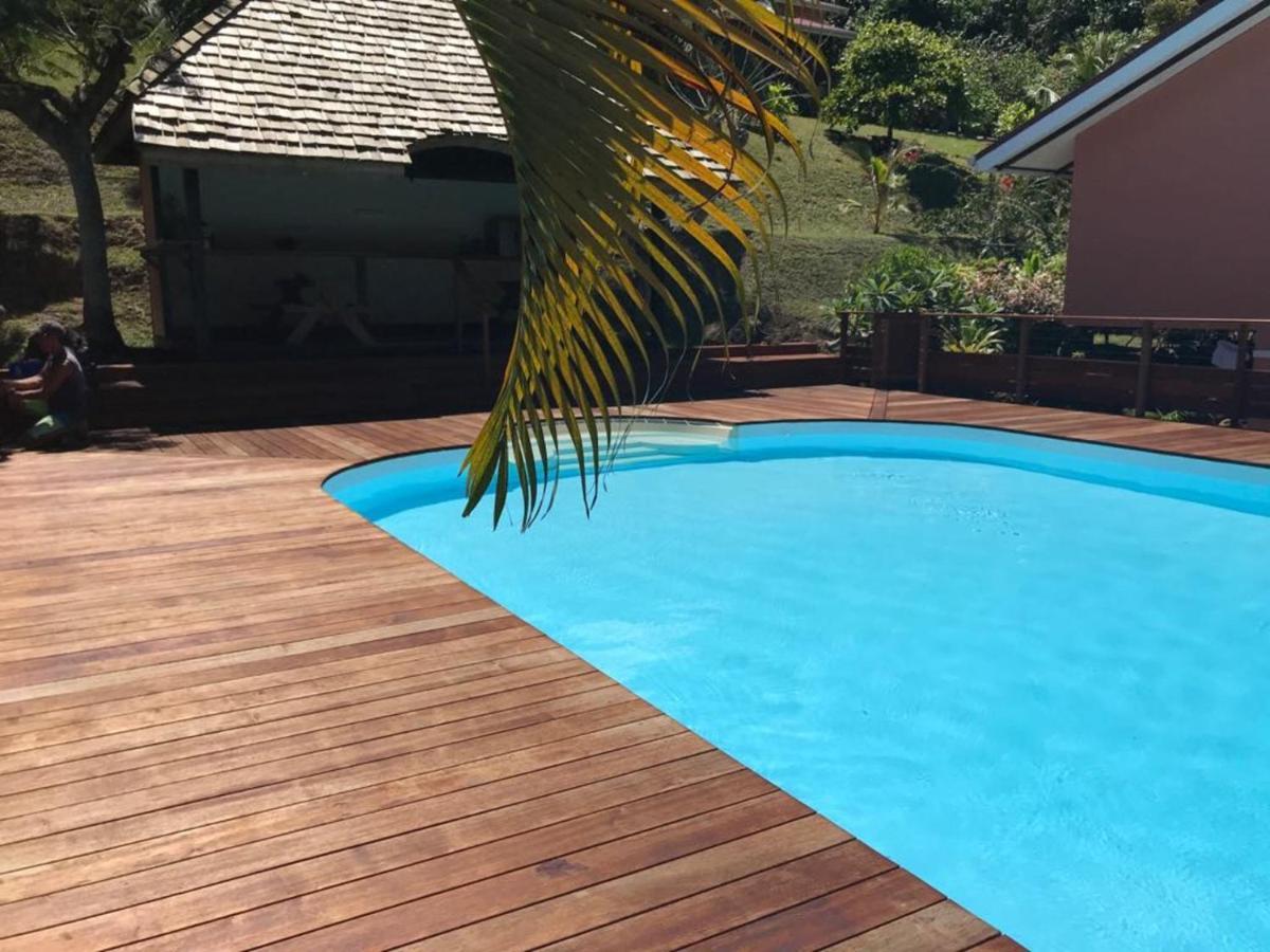 Bora Bora Holiday'S Lodge Bagian luar foto