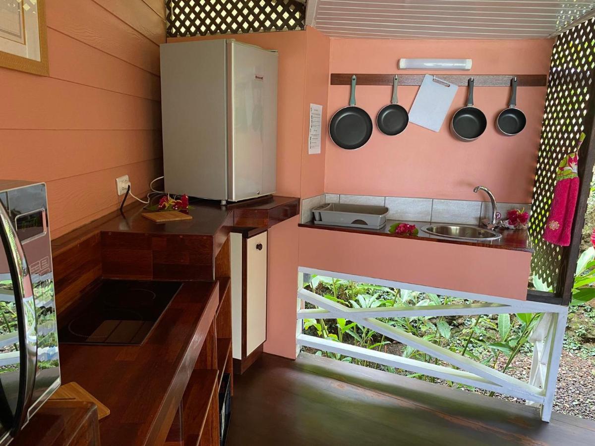 Bora Bora Holiday'S Lodge Bagian luar foto