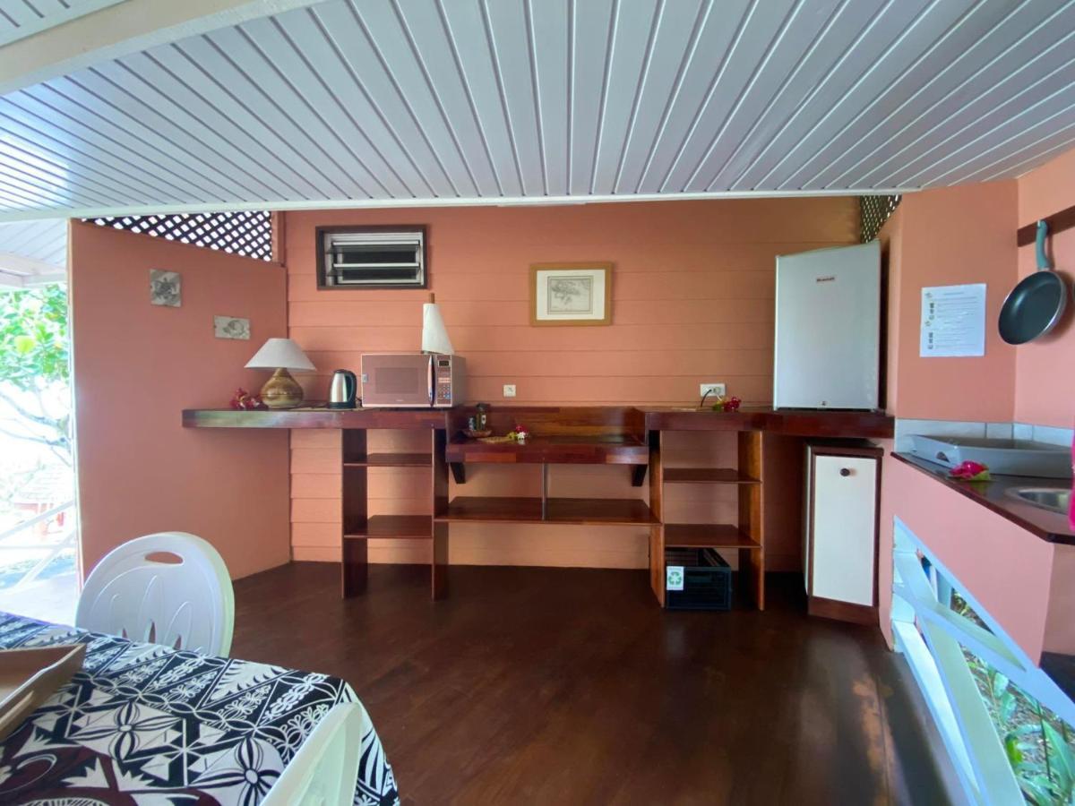 Bora Bora Holiday'S Lodge Bagian luar foto