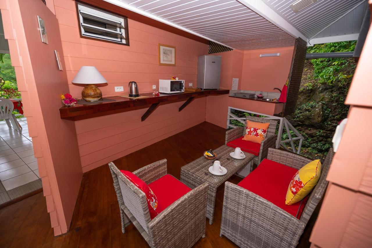 Bora Bora Holiday'S Lodge Bagian luar foto