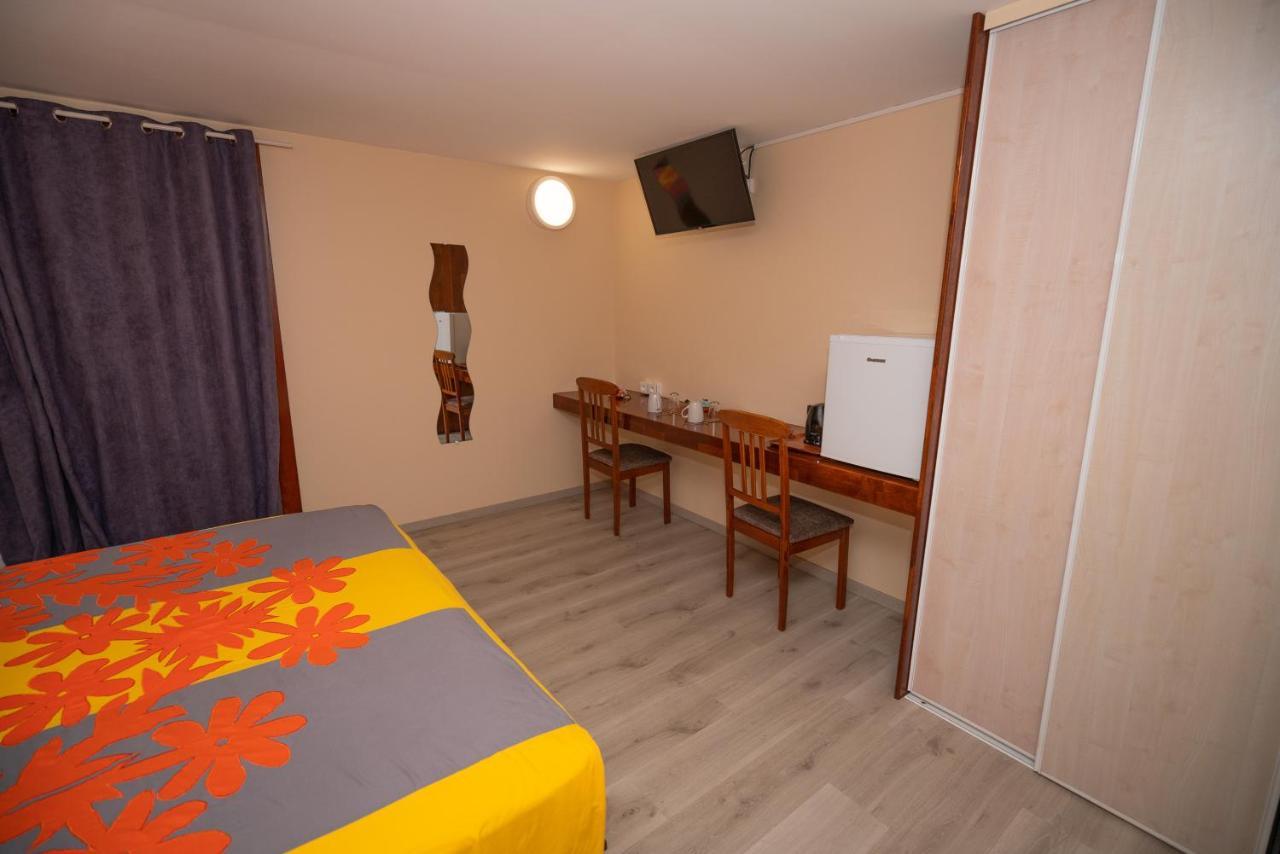Bora Bora Holiday'S Lodge Bagian luar foto