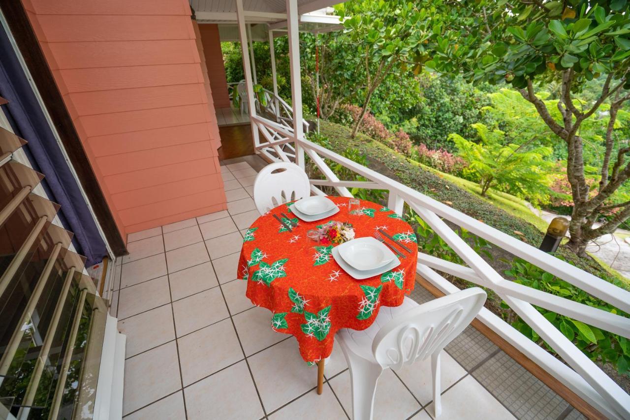Bora Bora Holiday'S Lodge Bagian luar foto