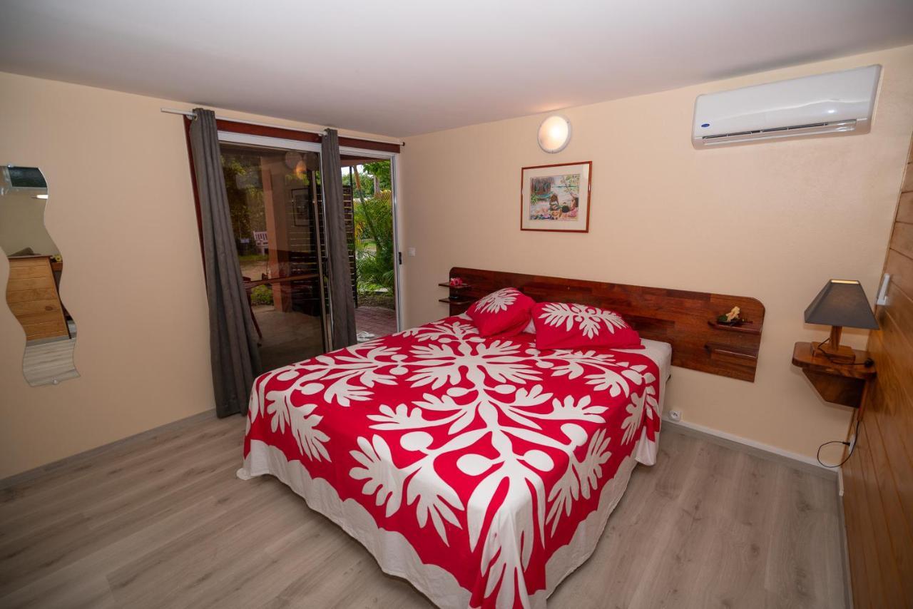 Bora Bora Holiday'S Lodge Bagian luar foto
