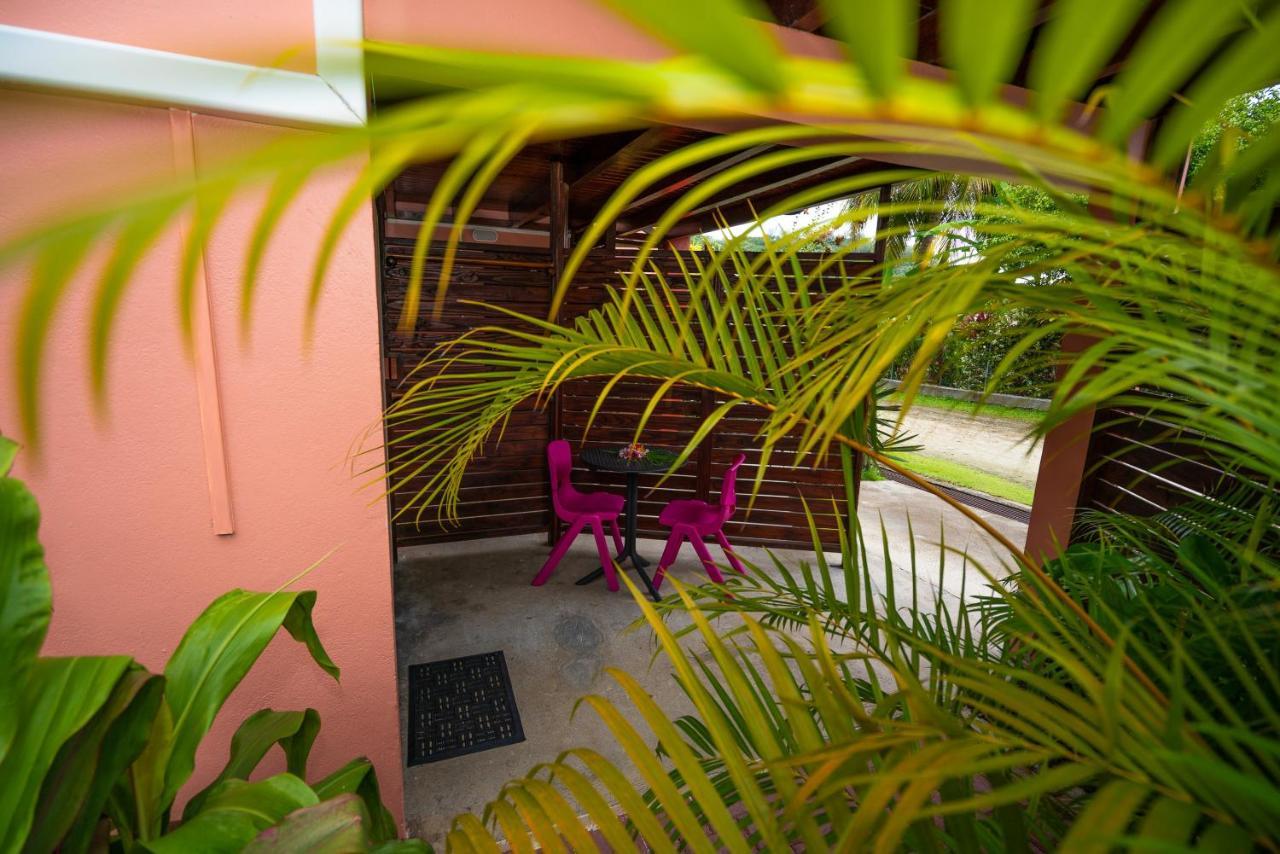 Bora Bora Holiday'S Lodge Bagian luar foto